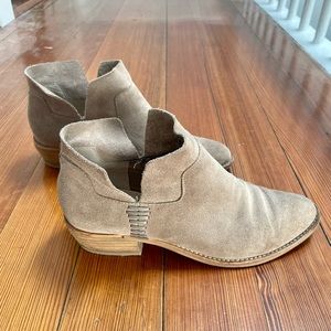 Dolce Vita Tan Suede Booties